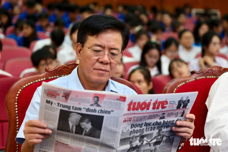 Đừng vì khó khăn mà chùn bước - Ảnh 3. tiếp sức đến trường - Ảnh 2.