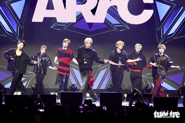 BTOB hạnh phúc vì fan Việt, nhóm nhạc Hàn Quốc hát nhạc Sơn Tùng M-TP - Ảnh 4. Hàn Quốc - Ảnh 4.