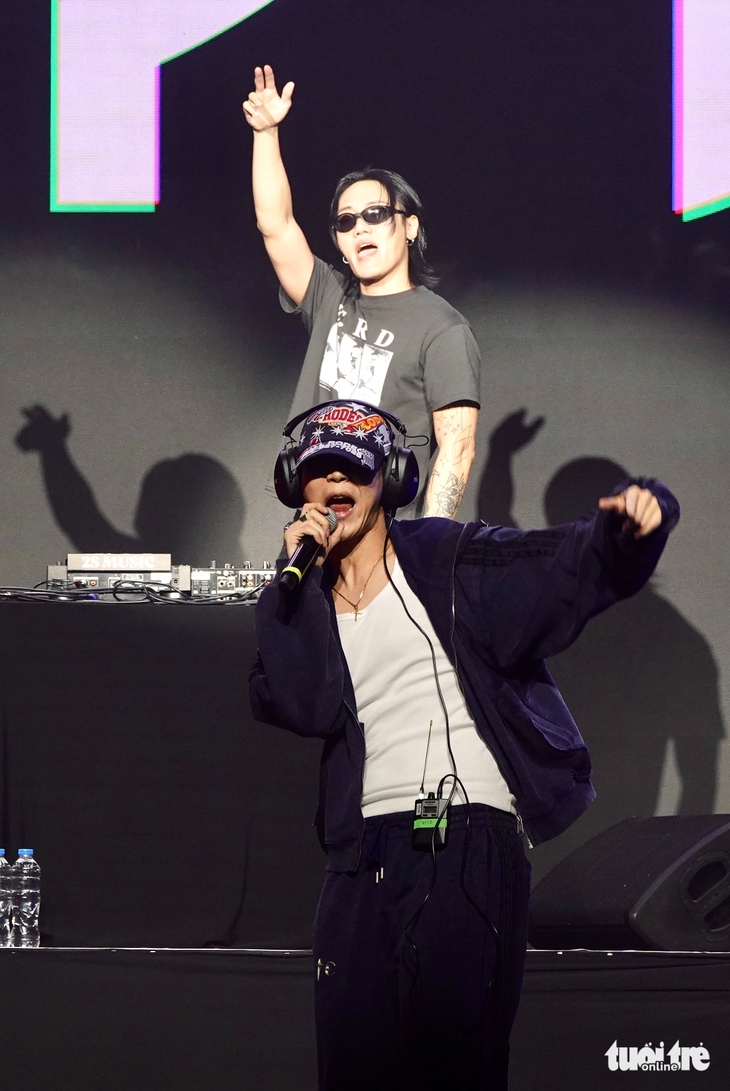 BTOB hạnh phúc vì fan Việt, nhóm nhạc Hàn Quốc hát nhạc Sơn Tùng M-TP - Ảnh 5. BTOB hạnh phúc vì fan Việt, nhóm nhạc Hàn Quốc hát nhạc Sơn Tùng M-TP - Ảnh 5.