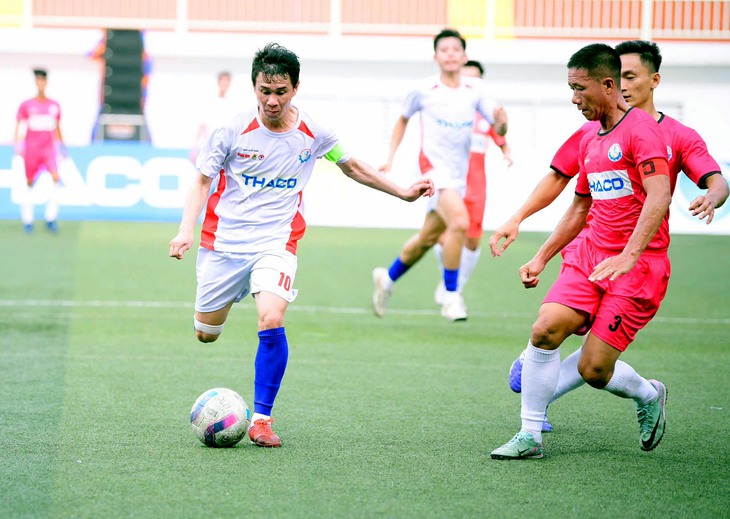 Giải bóng đá công nhân, viên chức năm 2025: Động lực to lớn từ người cha - Ảnh 1.