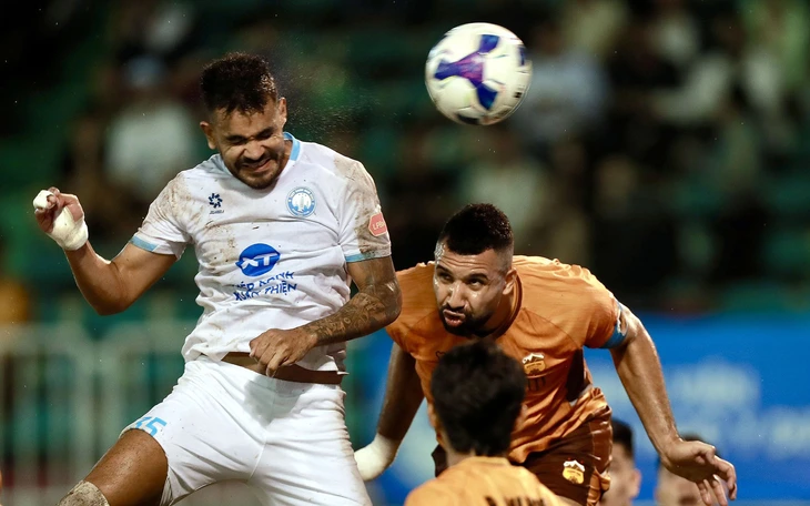 Bảng xếp hạng V-League sau vòng 9: CLB Nam Định lâm nguy - Ảnh 2.