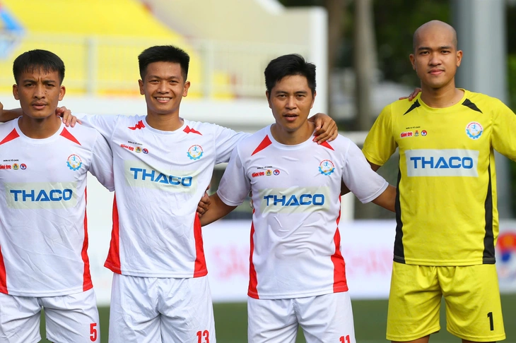 bóng đá công nhân - Ảnh 2.