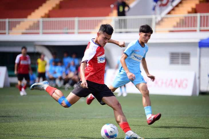 bóng đá công nhân - Ảnh 3.