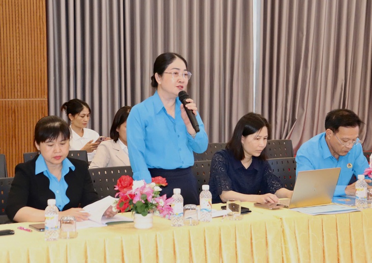 Góp ý văn kiện Đại hội Đảng XIV: Tăng cường đào tạo bản lĩnh chính trị, nâng cao đời sống công nhân - Ảnh 1.