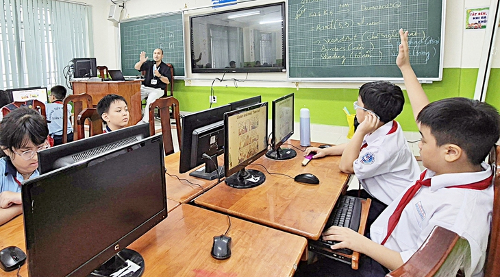 Bắt buộc dạy tiếng Anh từ lớp 1 - Ảnh 2. Bắt buộc dạy tiếng Anh từ lớp 1 - Ảnh 2.