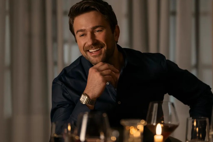 Giáng sinh nóng bỏng cùng 'Cô hầu gái' Sydney Sweeney  - Ảnh 3. Giáng sinh nóng bỏng cùng 'Cô hầu gái' Sydney Sweeney  - Ảnh 3.