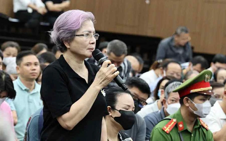 Cựu Chi cục trưởng khai 'gặp biến cố gia đình' nên vào King club 'giải tỏa' nhưng đánh bạc 23 tỉ - Ảnh 2.