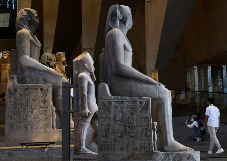 Ai Cập mở cửa bảo tàng 1 tỉ USD nằm cạnh kỳ quan thế giới - Ảnh 1.