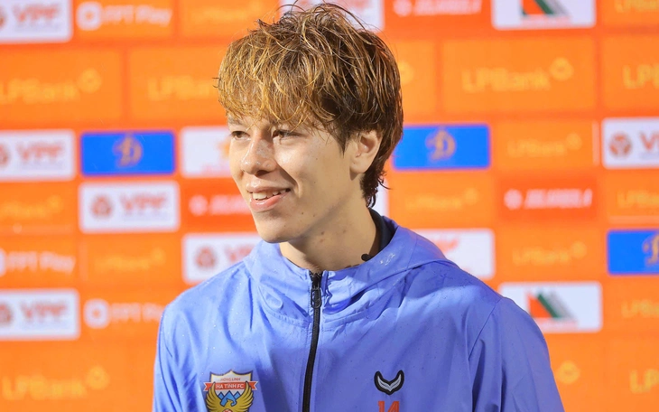 Trọng Hoàng bị Hoàng Hên giậm rách gần lìa tai trái - Ảnh 4.