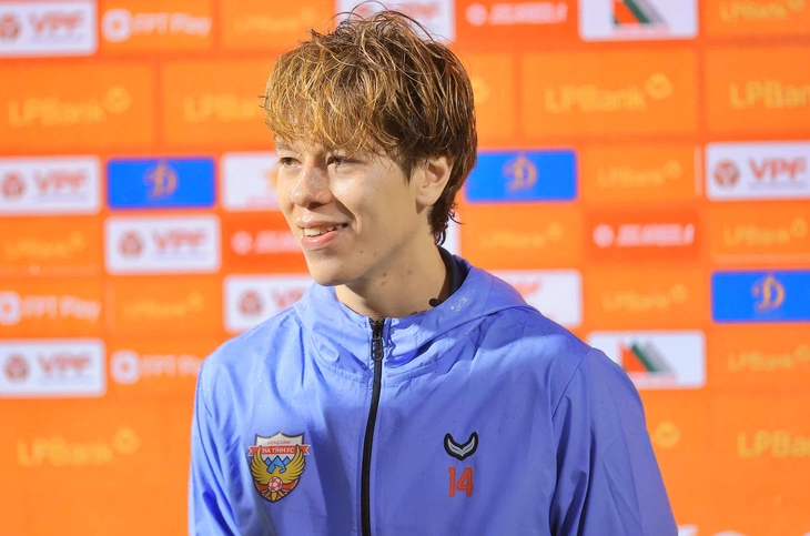 Viktor Lê khiến CLB Hà Nội thua vì bàn phản lưới nhà - Ảnh 1.