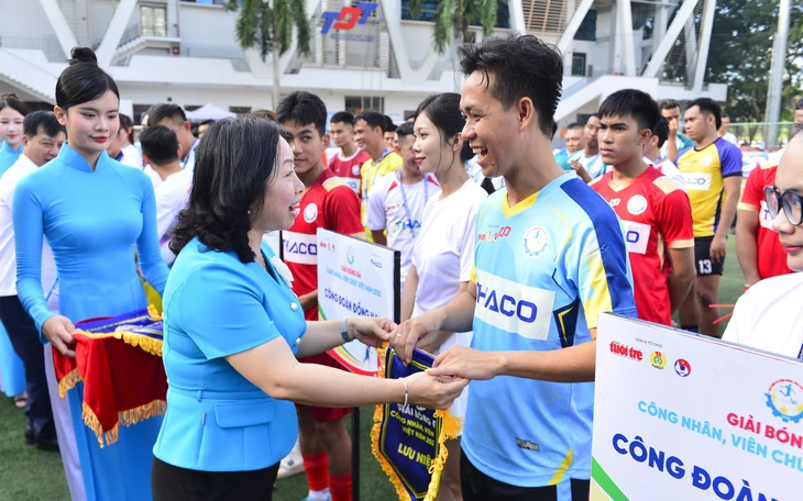 Giải bóng đá công nhân, viên chức Việt Nam: Động lực cho bóng đá phong trào nở rộ - Ảnh 3.