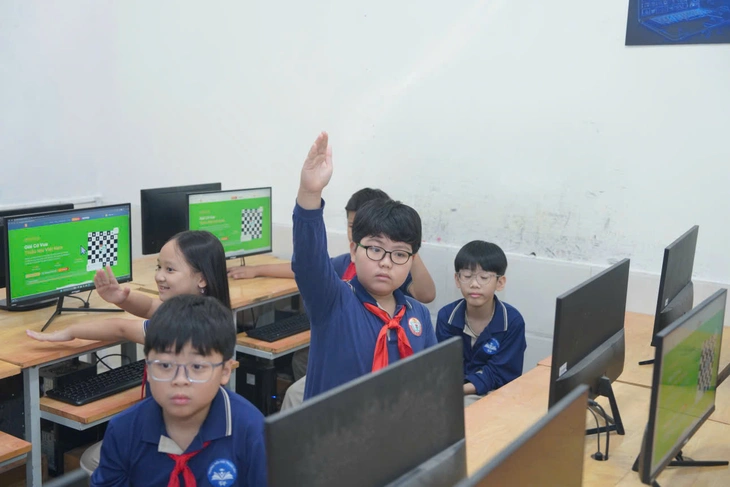 Bất ngờ giải cờ vua cho học sinh có AI làm 'huấn luyện viên' - Ảnh 3.