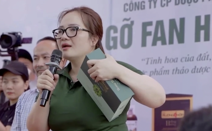 Những lần để 'cái miệng' đi quá giới hạn của Hoàng Hường - Ảnh 1.