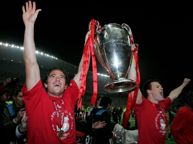 Vì sao tân HLV trưởng Hà Nội được gọi là 'thần may mắn' ở Liverpool? - Ảnh 2.