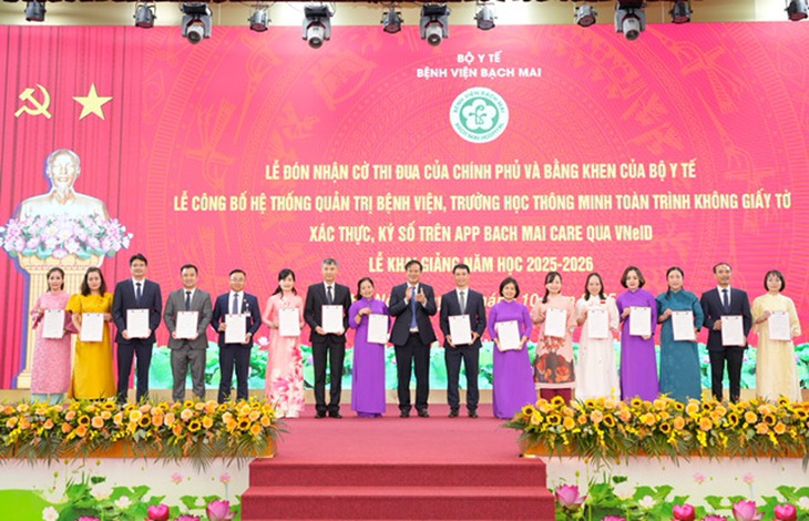 Bệnh viện Bạch Mai công bố tiết kiệm 100 tỉ/năm nhờ chuyển đổi bệnh án giấy sang điện tử - Ảnh 1.