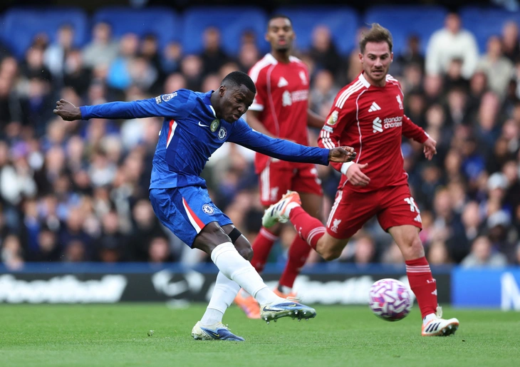 Liverpool đến sân Chelsea và thua trận thứ 3 liên tiếp, mất ngôi đầu Premier League - Ảnh 2.