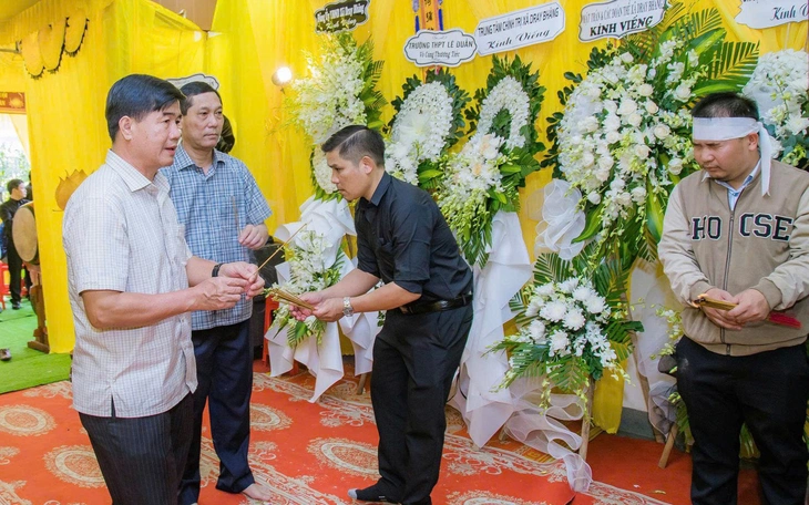 Khởi tố nữ tài xế tông tử vong chủ tịch xã đang điều tiết giao thông- Ảnh 2.