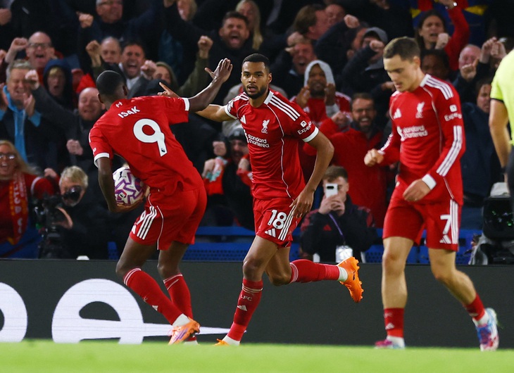 Liverpool đến sân Chelsea và thua trận thứ 3 liên tiếp, mất ngôi đầu Premier League - Ảnh 3.