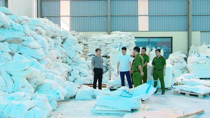 Bắt giám đốc Công ty Tomoken Việt Nam sản xuất hàng triệu bình chữa cháy giả - Ảnh 3.