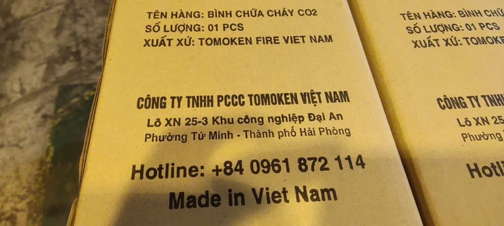 Hình ảnh bên trong xưởng sản xuất hàng triệu bình chữa cháy giả với công thức 'tự nghĩ ra' - Ảnh 10.