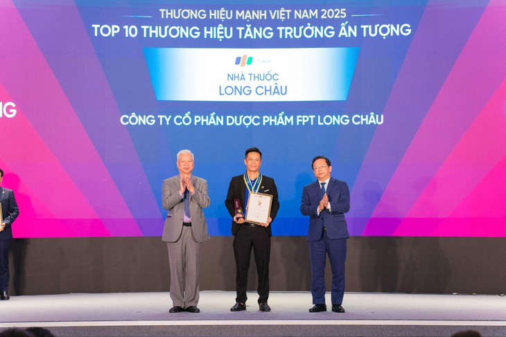 Long Châu lọt 'Top 10 thương hiệu tăng trưởng ấn tượng' - Ảnh 2.