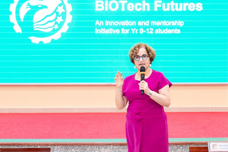 Học sinh Royal School thảo luận cùng giáo sư hàng đầu thế giới - Ảnh 4.