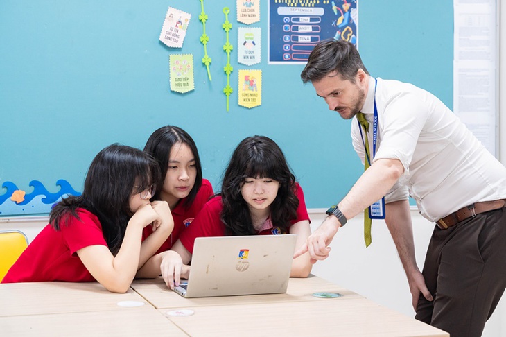 Học sinh Royal School thảo luận cùng giáo sư hàng đầu thế giới - Ảnh 5.