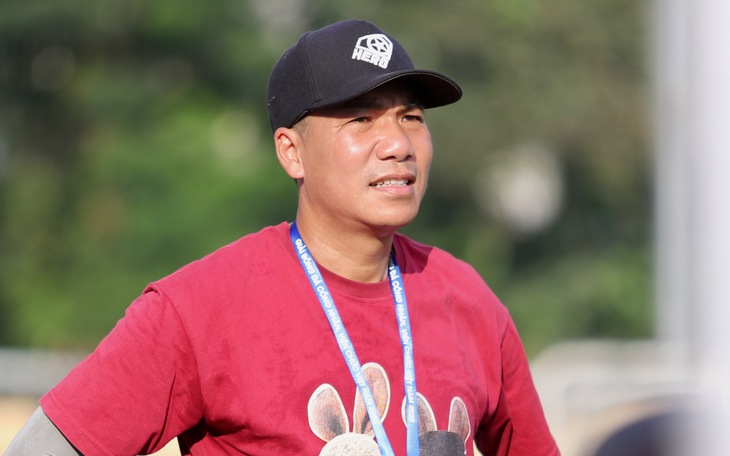Trọng tài FIFA Hoàng Ngọc Hà sẽ cầm còi ở Giải bóng đá công nhân, viên chức Việt Nam 2025 - Ảnh 3.