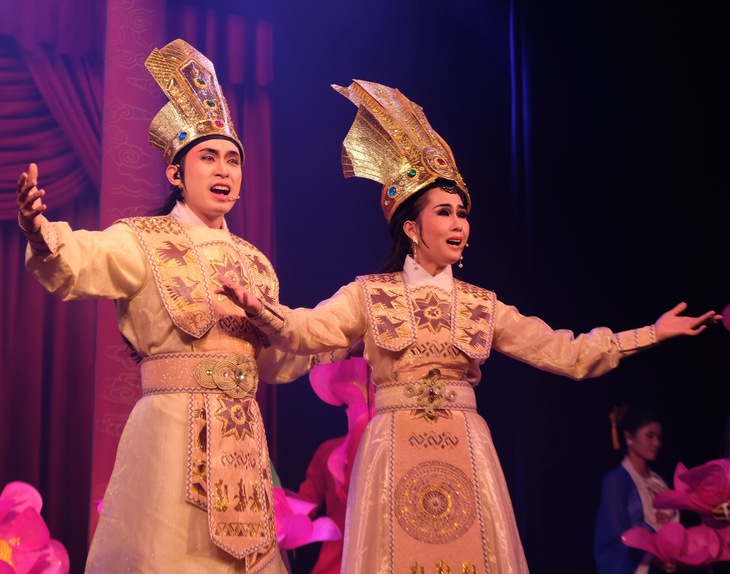 Giỗ tổ sân khấu ấm áp, nghĩa tình - Ảnh 1.