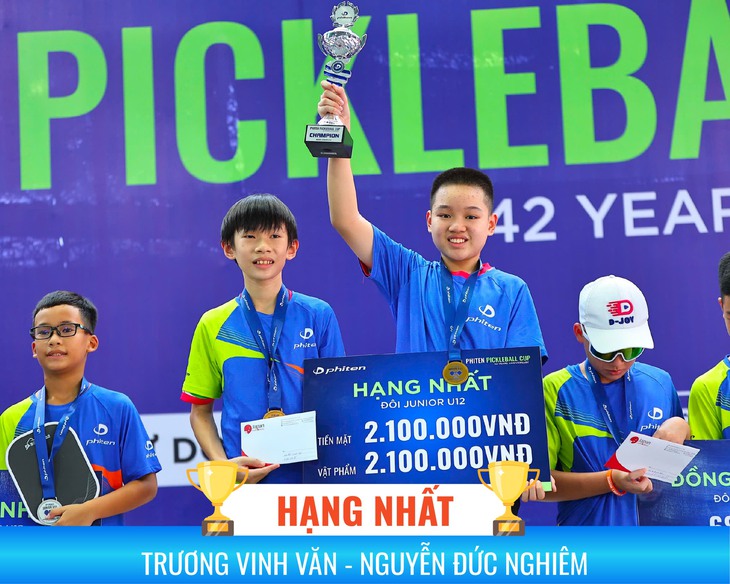 Em trai Vinh Hiển tỏa sáng ở giải pickleball nhí - Ảnh 1.