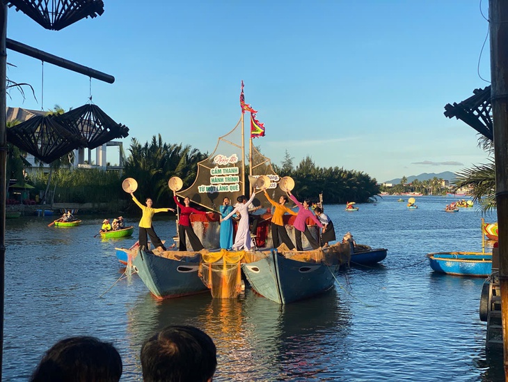 Chủ tịch phường ở Hội An nói gì việc loa kẹo kéo 'tra tấn' rừng dừa Cẩm Thanh? - Ảnh 2.