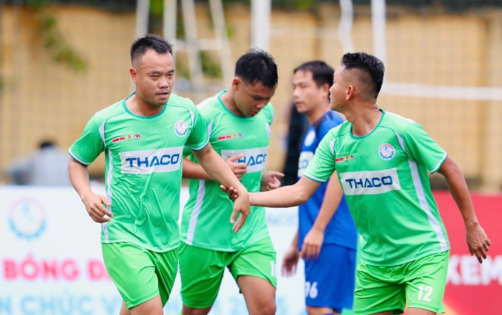 Cựu tiền đạo Trịnh Quang Vinh bất ngờ tái xuất sân cỏ - Ảnh 3.