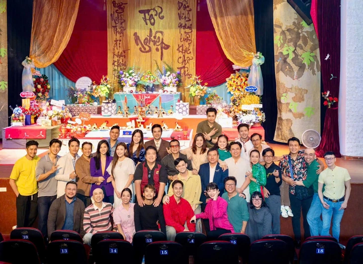 Giỗ tổ sân khấu ấm áp, nghĩa tình - Ảnh 2.