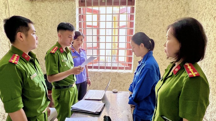 Bắt tạm giam 'Thủy Tẹt Bé Nhỏ' chuyên kêu gọi từ thiện để 'móc túi' nhà hảo tâm - Ảnh 1.