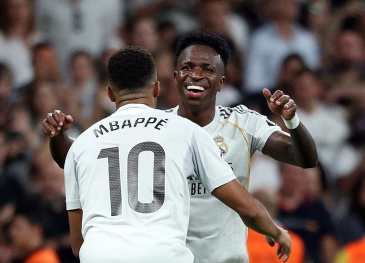Nhường phạt đền, Mbappe thắng lớn trong lòng người hâm mộ Real Madrid - Ảnh 1.