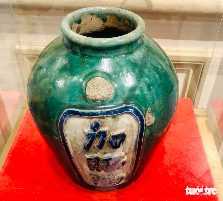 Ngắm cổ vật trăm tuổi được trục vớt ở sông Sài Gòn - Ảnh 9.