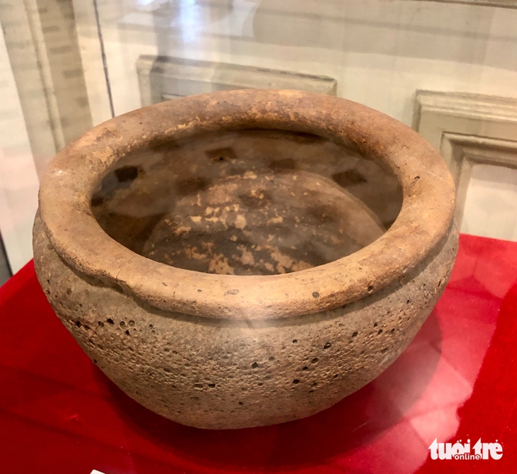 Ngắm cổ vật trăm tuổi được trục vớt ở sông Sài Gòn - Ảnh 18.
