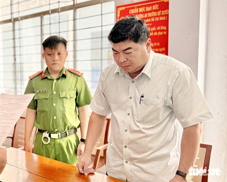 Khởi tố thêm phó chủ tịch UBND TP Long Xuyên cũ và 11 cán bộ - Ảnh 1.
