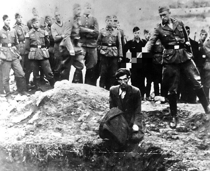 AI tìm ra danh tính kẻ sát nhân trong bức ảnh Holocaust rúng động thế giới - Ảnh 1.