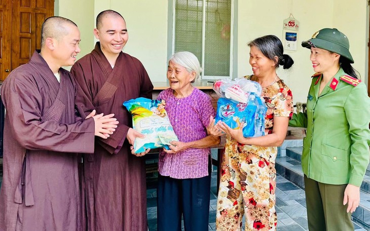 TP.HCM hỗ trợ Nghệ An 7 tỉ đồng khắc phục hậu quả bão Bualoi - Ảnh 4.