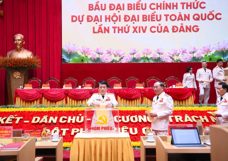 Bế mạc Đại hội đại biểu Đảng bộ Công an Trung ương lần thứ VIII - Ảnh 4.