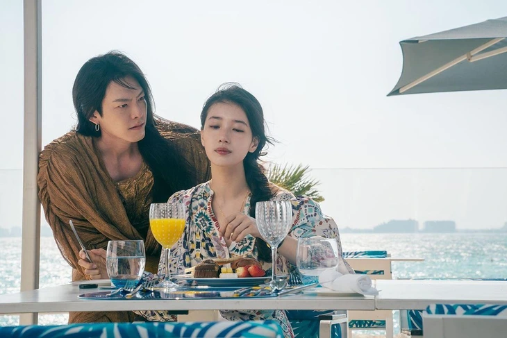 'Thần Đèn ơi, ước đi' gây tranh cãi, Suzy 'đẹp nhưng diễn nhạt' - Ảnh 1.