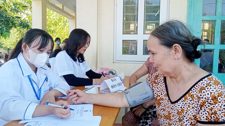 khám sức khỏe - Ảnh 1.