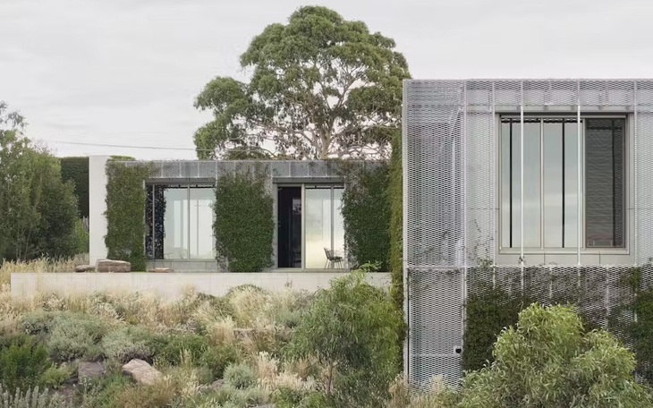 Nhân đôi không gian sống cho ngôi nhà tối tăm ở Úc - Ảnh 6.