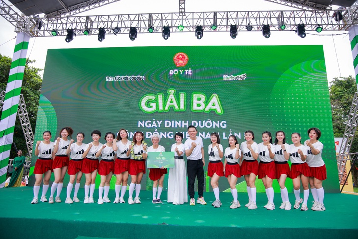 'Ngày Dinh dưỡng cộng đồng Việt Nam': Hơn 1.350 lượt người được khám, tư vấn dinh dưỡng miễn phí - Ảnh 2.