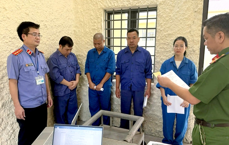 Khởi tố phó giám đốc Bệnh viện Phổi Hà Nội giúp hoãn thi hành án phạt tù - Ảnh 1.