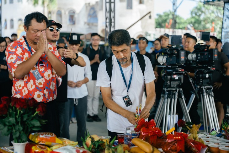 'Đại tiệc trăng máu 8' khởi quay, giấu kín diễn viên và dự kiến ra rạp vào 30-4 năm sau - Ảnh 2.