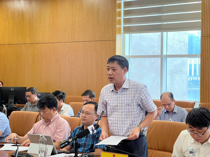 Năm nay, mưa bão cực đoan hiếm gặp - Ảnh 1.