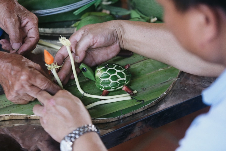 Cây cỏ hóa kiệu rồng uy nghiêm đón Trung thu ở Hà Nội - Ảnh 3.