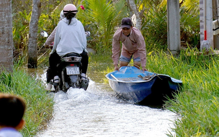 Đồng bằng sông Cửu Long vào đợt triều mới cao hơn mức báo động III 40cm   - Ảnh 2.